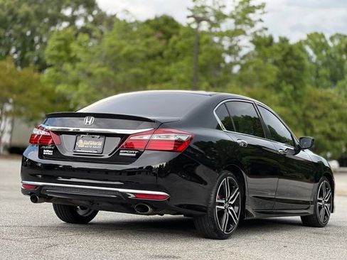 Used 2017 Honda Accord Sport Special Edition image 5