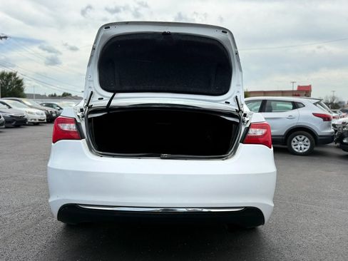Used 2013 Chrysler 200 Touring FWD image 5
