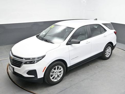 Used 2024 Chevrolet Equinox LS FWD image 30