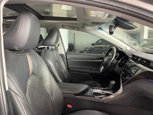 Used 2018 Toyota Camry XLE image 28