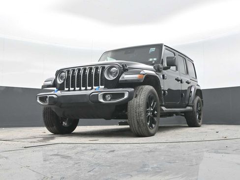 Used 2023 Jeep Wrangler Sahara w/ Cold Weather Group image 26