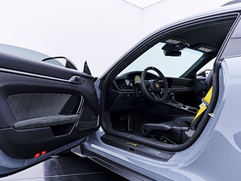 Used 2024 Porsche 911 GT3 RS w/ Weissach Package RWD image 38
