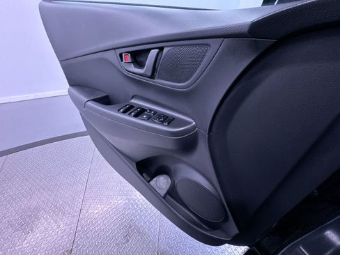 Used 2023 Hyundai Kona SE AWD/4WD image 32
