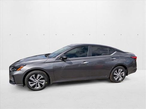New 2025 Nissan Altima 2.5 S FWD image 5
