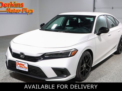 Used 2024 Honda Civic Sport image 1