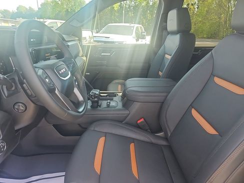 New 2026 GMC Sierra 1500 AT4 w/ Technology Package AWD/4WD image 9