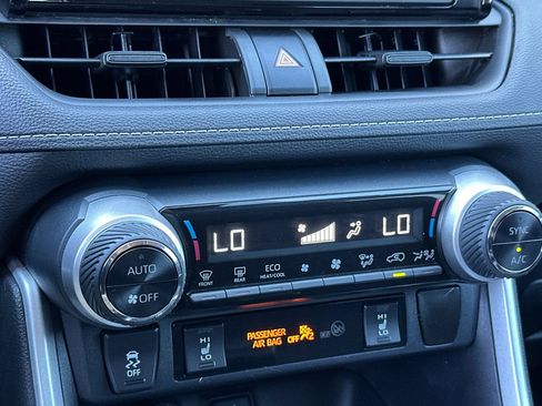 Used 2020 Toyota RAV4 XLE w/ XLE Grade Weather Package image 17