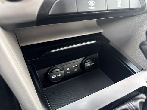 Used 2017 Hyundai Elantra SE FWD image 31