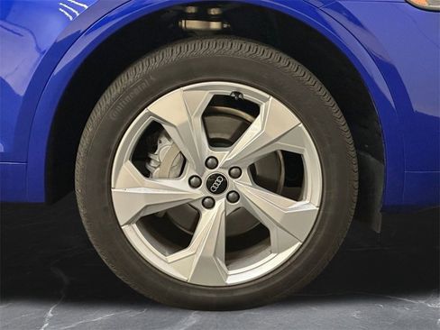 Used 2024 Audi Q5 2.0T Premium w/ Convenience Package image 33