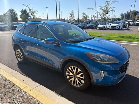Used 2020 Ford Escape Titanium AWD/4WD image 17