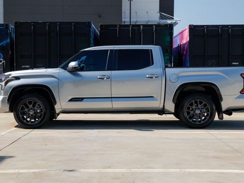 Used 2024 Toyota Tundra Platinum AWD/4WD image 4