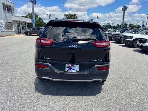 Used 2015 Jeep Cherokee Limited w/ Luxury Group AWD/4WD image 4