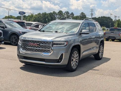 Used 2023 GMC Acadia Denali w/ Denali Technology Package FWD image 7