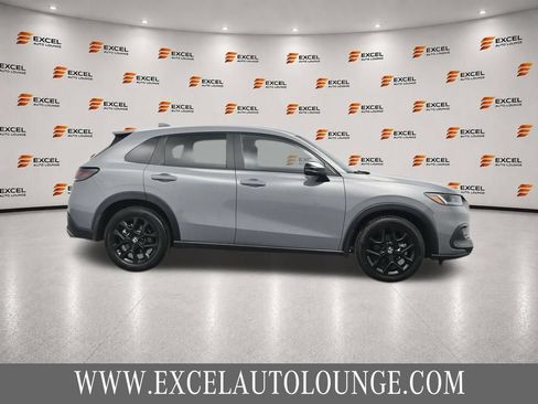 Used 2025 Honda HR-V Sport image 6