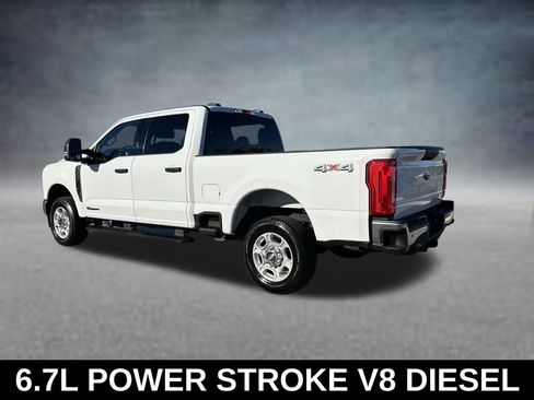 Used 2025 Ford F250 XLT AWD/4WD image 3