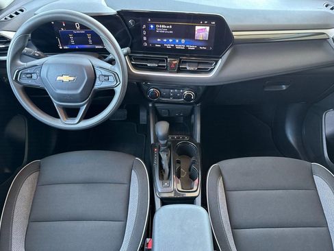 Used 2025 Chevrolet TrailBlazer LT FWD image 15