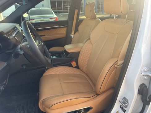 Used 2024 Jeep Grand Cherokee L Summit w/ High Altitude Package image 9