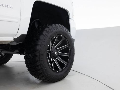 Used 2018 Chevrolet Silverado 1500 LT w/ All Star Edition image 18