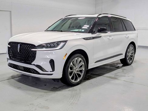 Certified 2025 Lincoln Aviator AWD w/ Jet Appearance Package image 1