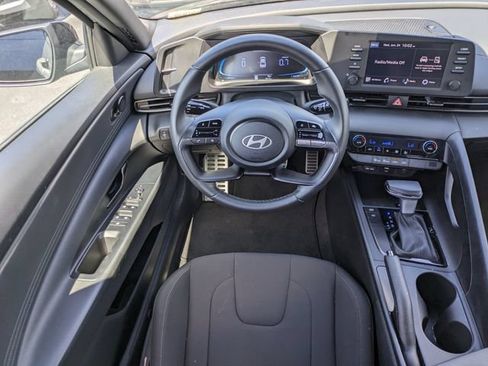 Used 2025 Hyundai Elantra Sport FWD image 16