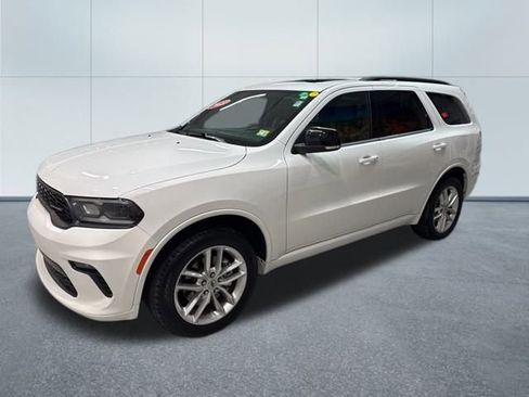 Used 2023 Dodge Durango GT image 2