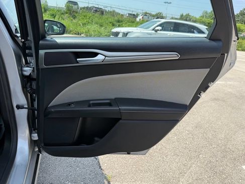 Used 2018 Ford Fusion S FWD image 17
