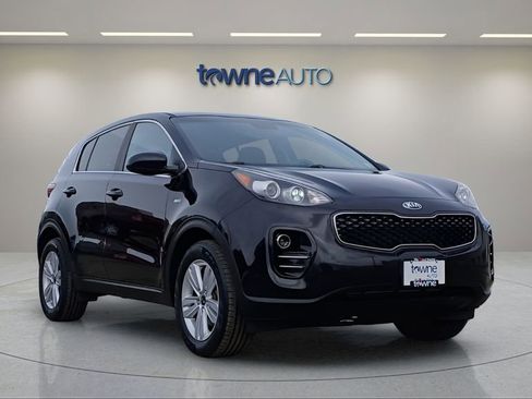 Used 2018 Kia Sportage LX image 2