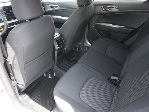 Used 2023 Kia Sportage LX AWD/4WD image 29