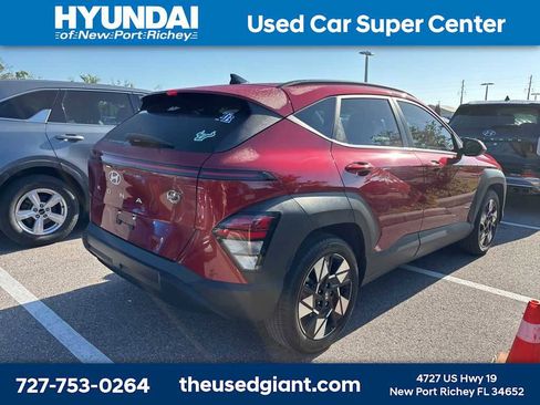 Used 2024 Hyundai Kona SEL w/ Convenience Package image 3