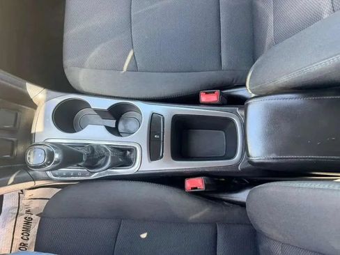 Used 2017 Chevrolet Cruze LT FWD image 36