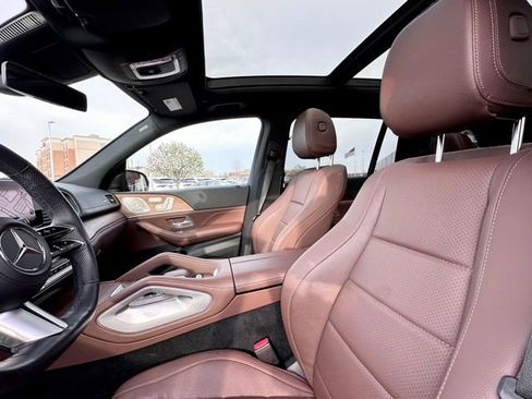 Used 2024 Mercedes-Benz GLS 450 4MATIC image 18