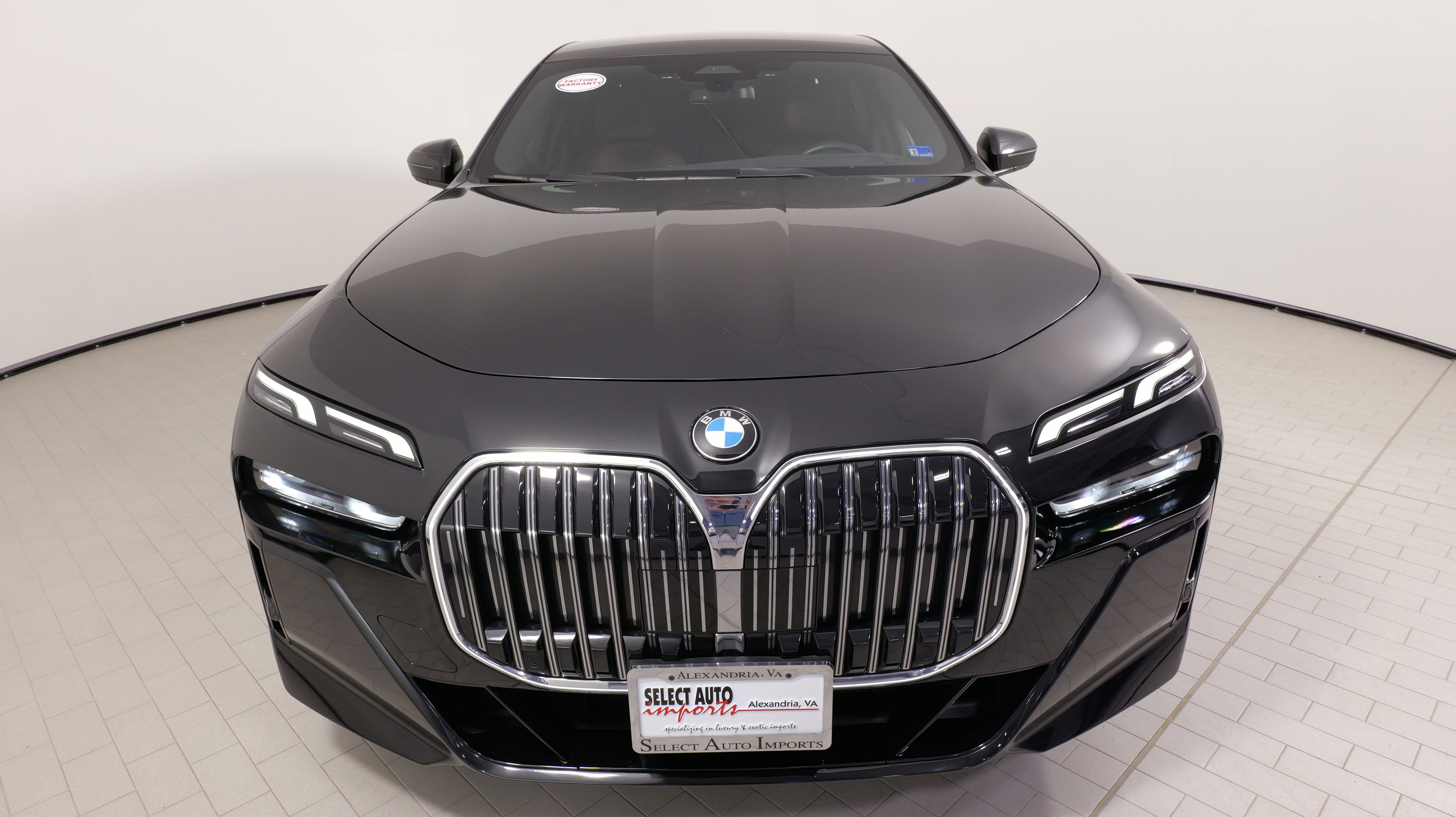 Used 2023 BMW 760i xDrive AWD/4WD image 4