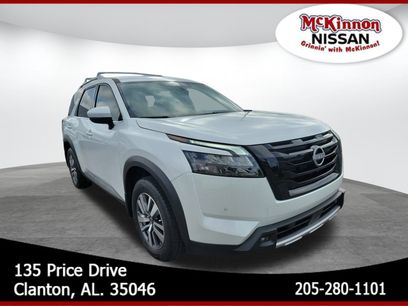 Used 2025 Nissan Pathfinder SL w/ Black Appearance Package