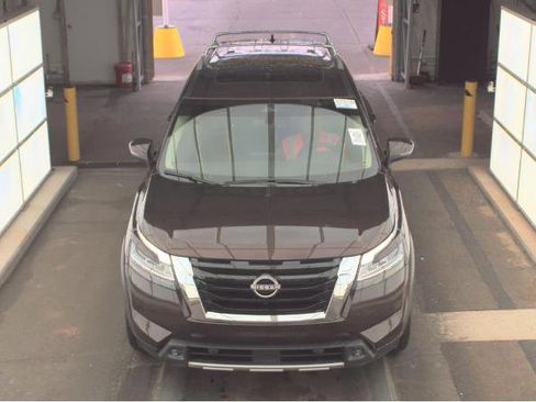 Used 2022 Nissan Pathfinder SL w/ SL Premium Package FWD image 2