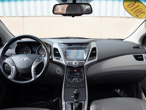 Used 2016 Hyundai Elantra Limited w/ Option Group 04 FWD image 28