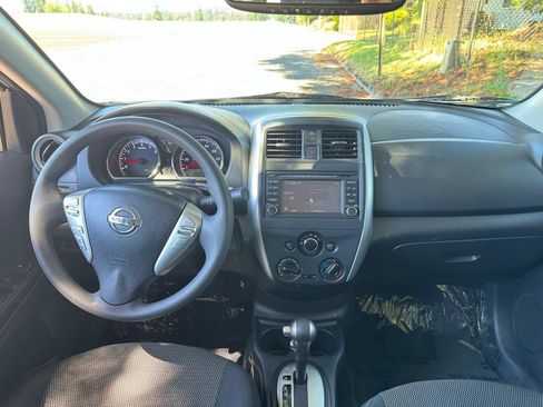 Used 2015 Nissan Versa w/ SL Tech Package FWD image 14