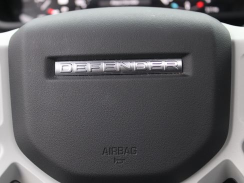 Used 2024 Land Rover Defender 110 S image 19