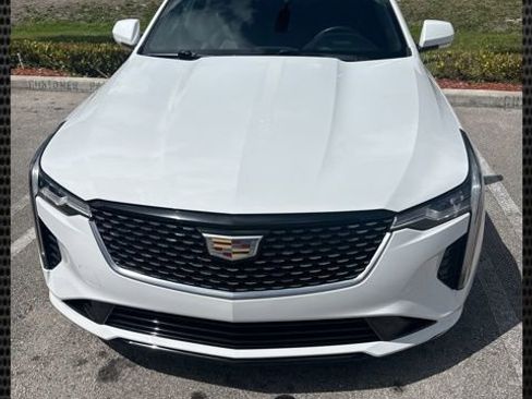 Used 2021 Cadillac CT4 Luxury image 1