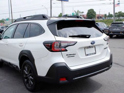 Used 2025 Subaru Outback Onyx Edition AWD/4WD image 9
