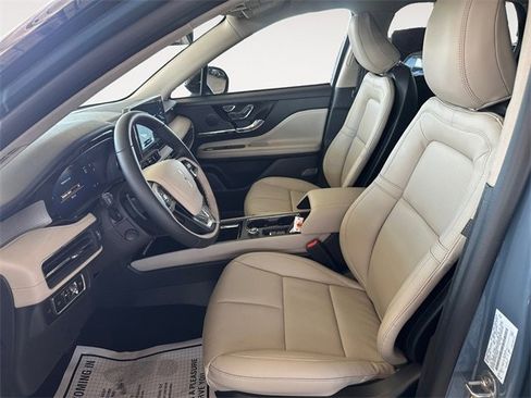 New 2026 Lincoln Corsair Premiere image 9