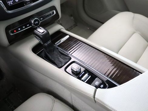 Used 2016 Volvo XC90 T6 Momentum w/ Momentum Plus Package image 26