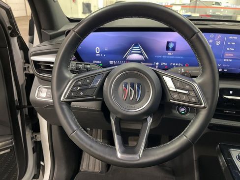 Certified 2025 Buick Enclave Preferred AWD/4WD image 25