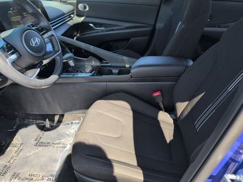 Used 2025 Hyundai Elantra SEL FWD image 25