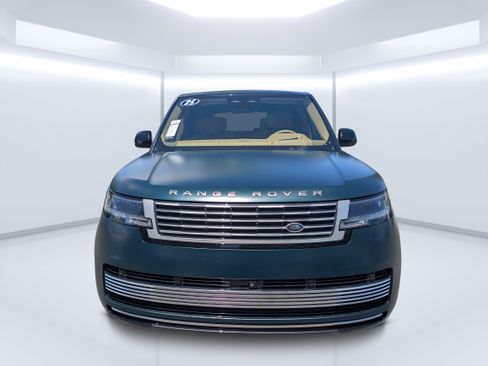 Used 2025 Land Rover Range Rover SV AWD/4WD image 8