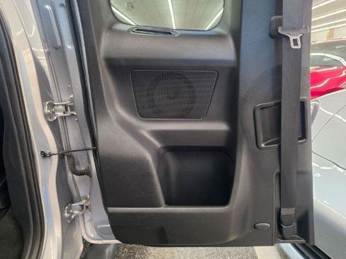 Used 2017 Toyota Tacoma SR5 RWD image 30