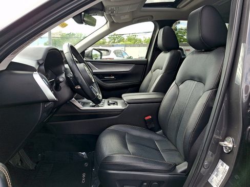 Certified 2024 MAZDA CX-90 3.3 Turbo w/ Preferred Plus AWD/4WD image 16