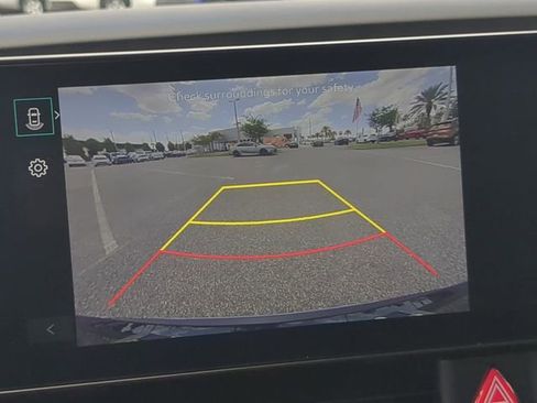 Used 2025 Kia Carnival FWD image 20