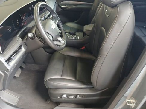 Certified 2025 Cadillac XT4 Premium Luxury FWD image 24