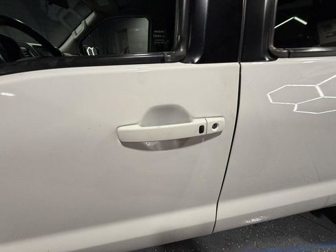 Used 2022 Nissan Frontier SV image 11