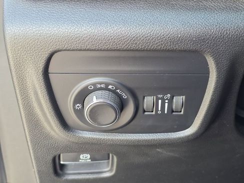 Used 2021 Jeep Grand Cherokee L Laredo RWD image 29